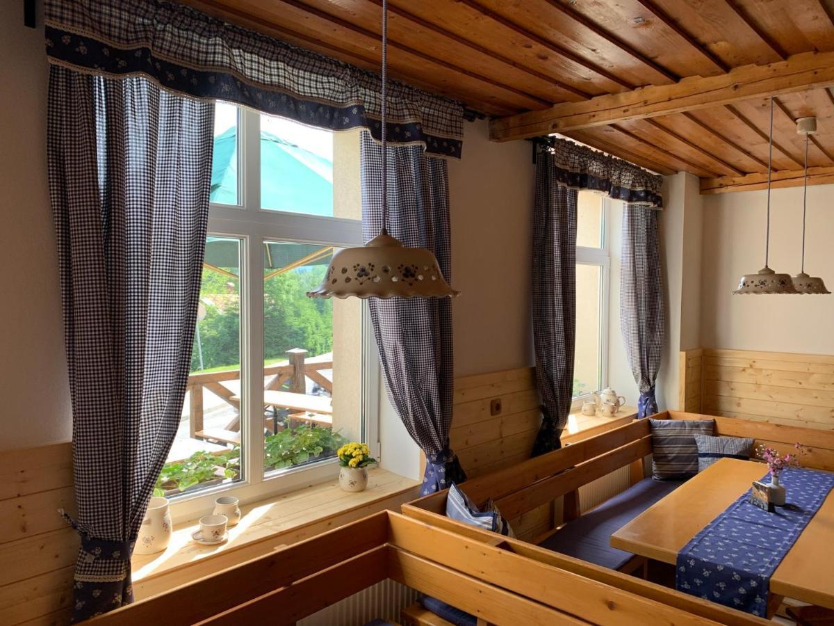 Penzion A Restaurace Vyhlidka Železná Ruda 외부 사진