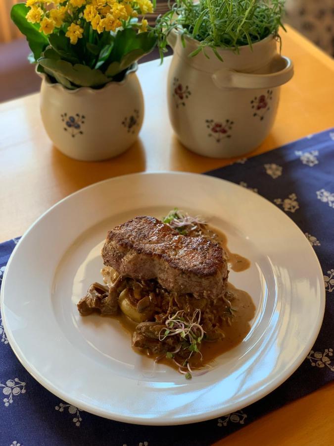 Penzion A Restaurace Vyhlidka Železná Ruda 외부 사진