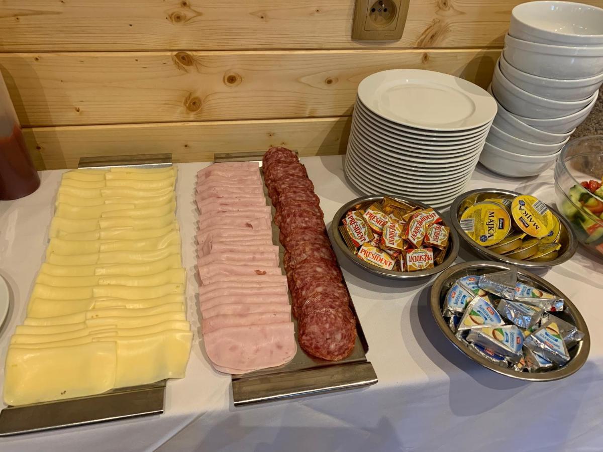 Penzion A Restaurace Vyhlidka Železná Ruda 외부 사진