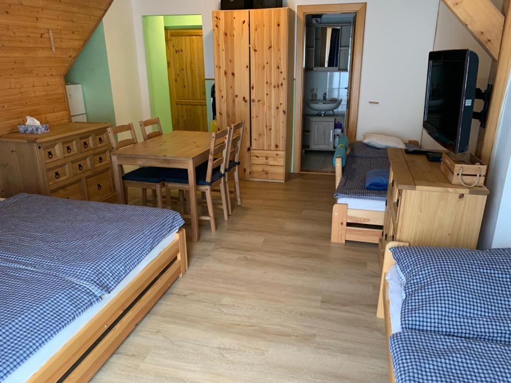 Penzion A Restaurace Vyhlidka Železná Ruda 외부 사진
